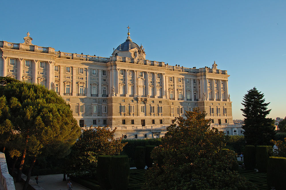 DSC17772N.JPG - Královský palác v zapadajícím slunci