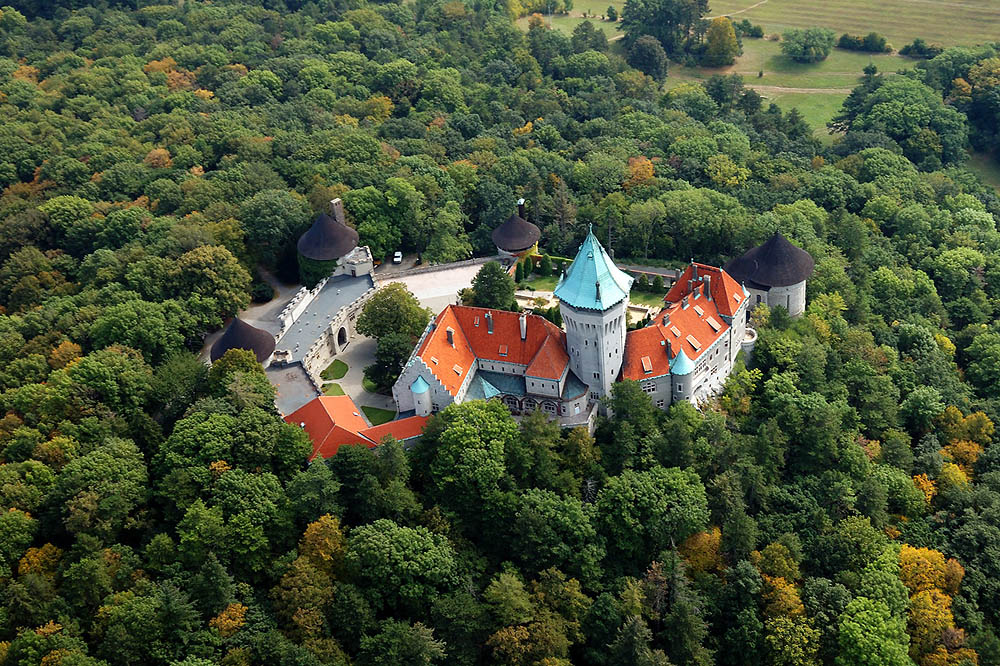 DSC31388NW.jpg - Smolenický zámek z letadla - podzim se blíží