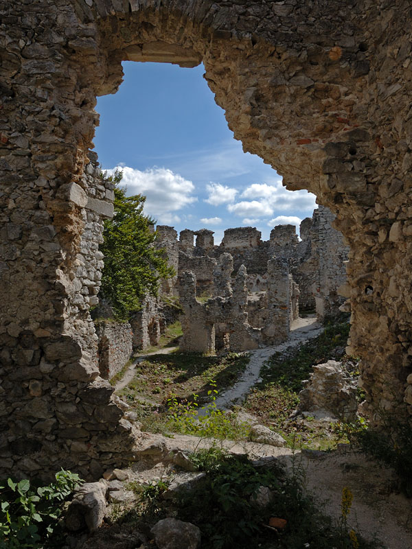 DSC30590NW.jpg - Trosky zdí