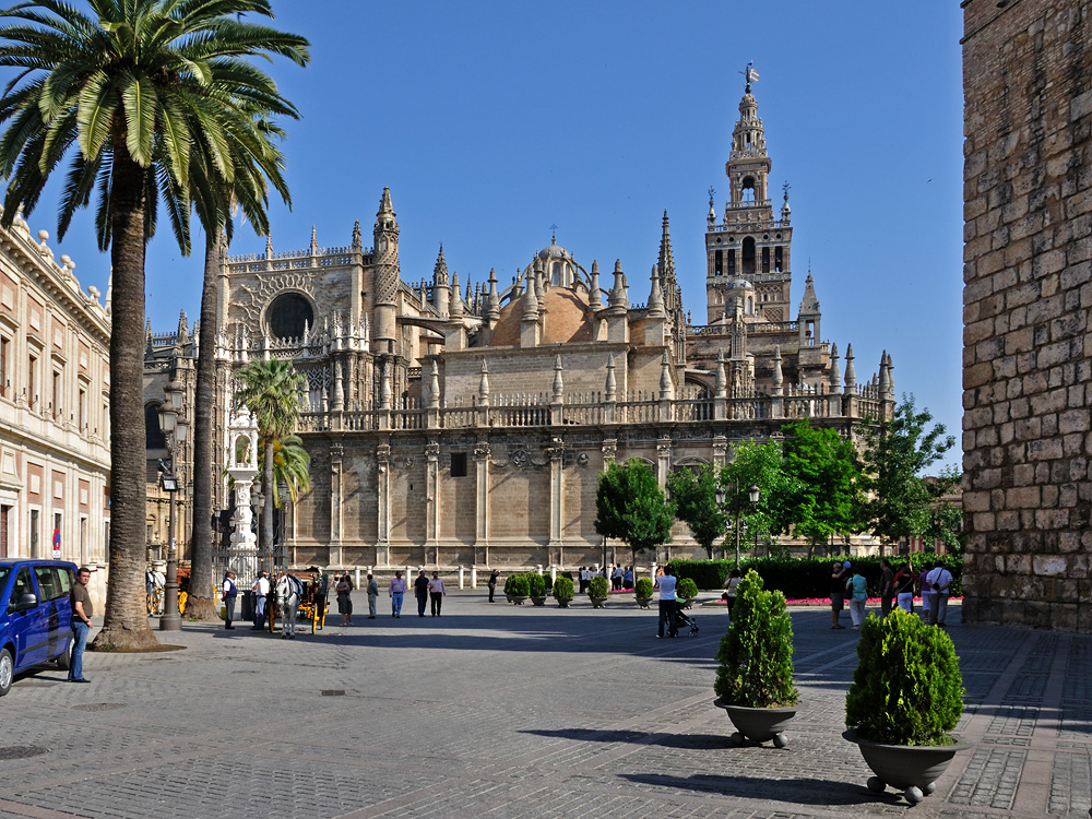DSC90_04813NW.jpg - Katedrála - Catedral de Santa María de la Sede - největší gotická katedrála světa - součást světového dědictví UNESCO