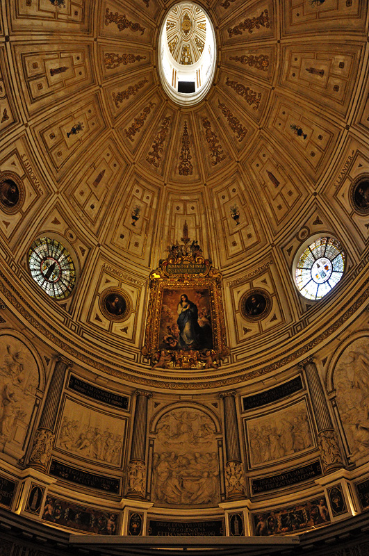 DSC90_04889NW.jpg - Sevilla - katedrála - jedna z kaplí